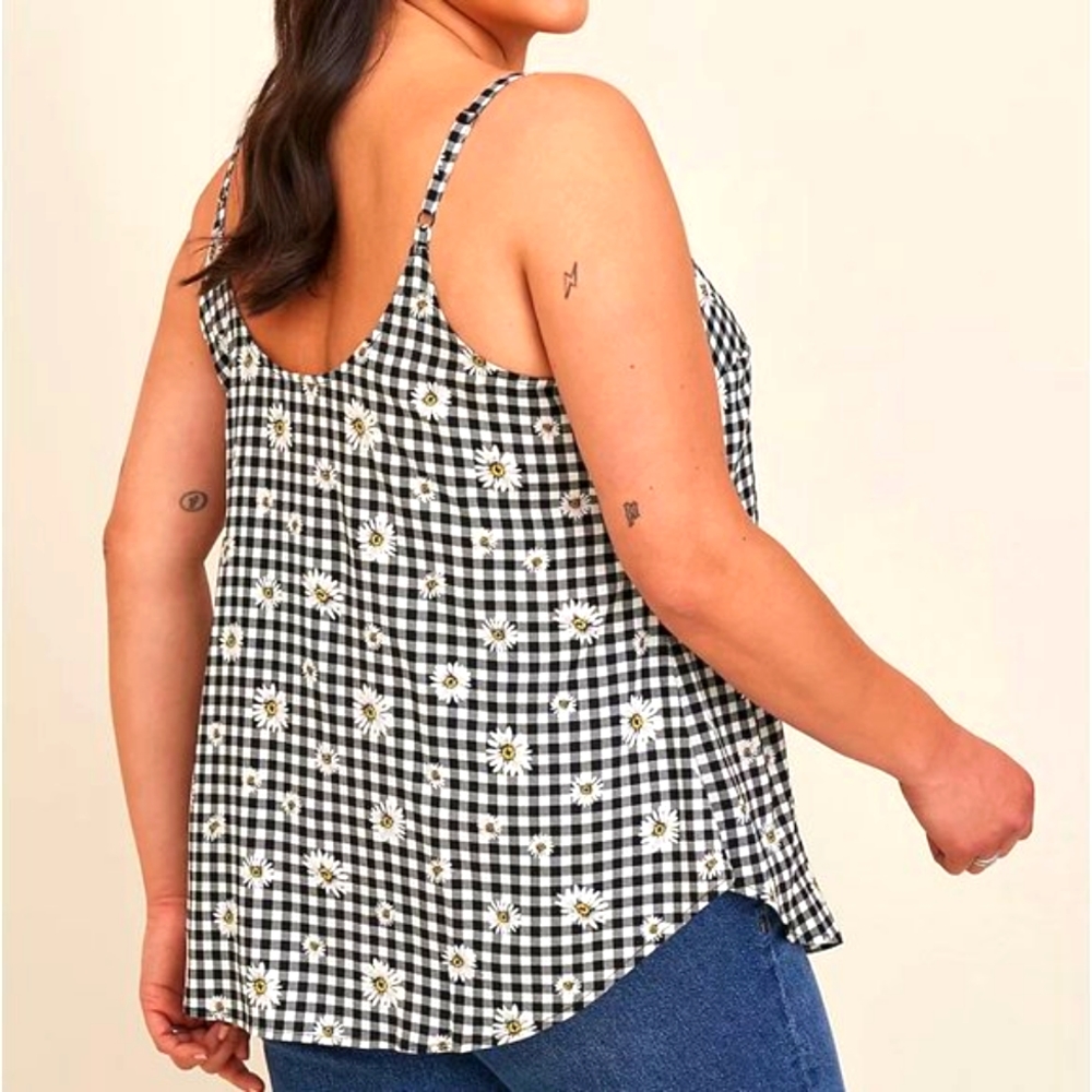 ❤️NWT TORRID DAISY ADJUSTABLE STRAP PLAID STRETCH CHALLIS CAMI TANK, Plus Size - Picture 2 of 11